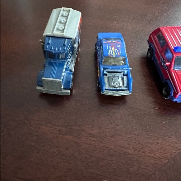 6 Vintage 80's Matchbox & Hot Wheels Diecast Vehicles - Picture 9 of 10